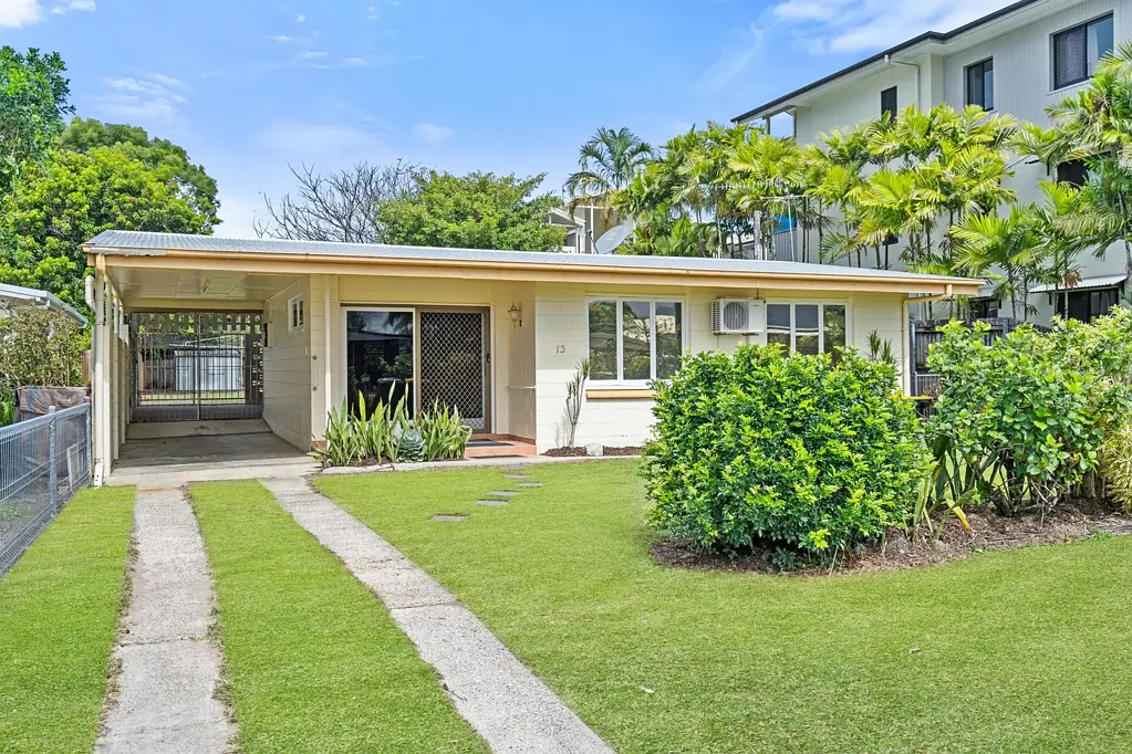 Westcourt 3房  A Solid Westcourt Home with Endless Potential
