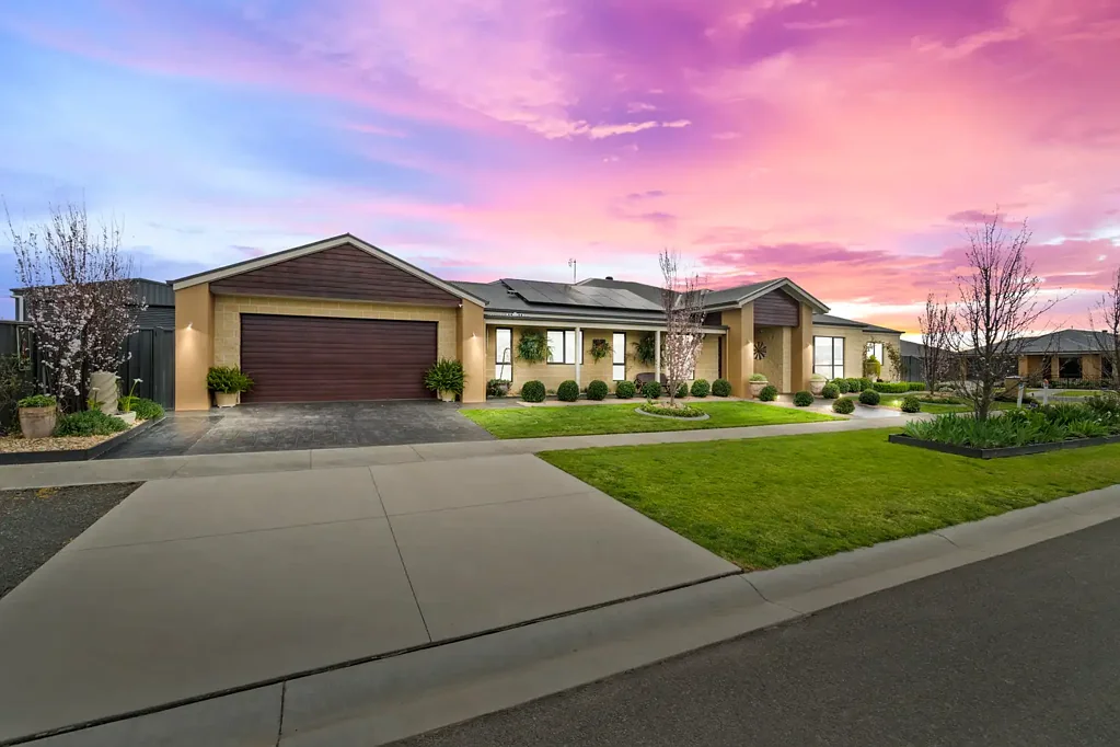18 Moon Street, Maffra, VIC 3860