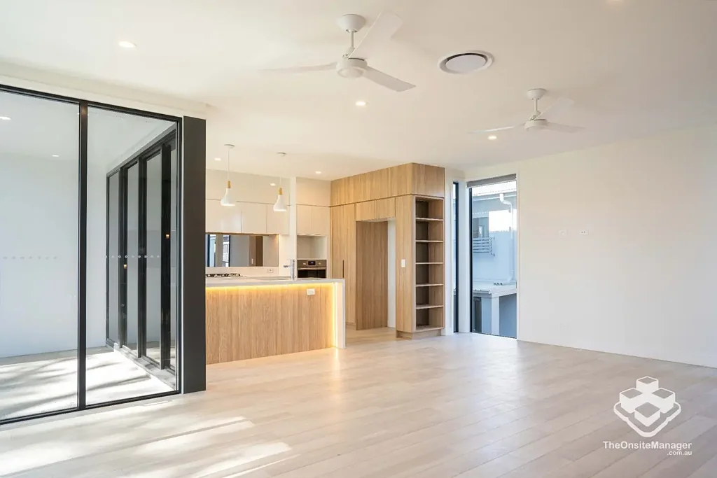 Deposit Taken $790 till 18th October 2026 Unit 35, 42 Sorrento Street, Wynnum West