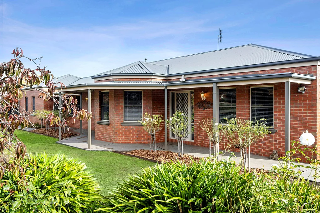 Kyneton 4ห้องนอน Modern family living with exceptional shedding on 1,637sqm