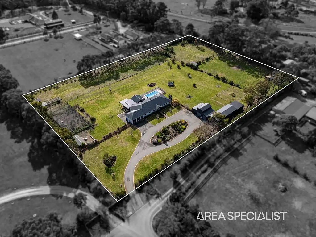 Hastings 6ਬੈੱਡਰੂਮ The Brief: Stunning Residence on 4 Acres - Hastings!