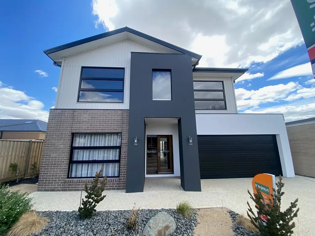 Mount Duneed Ex-Display Home with Basketball Court!