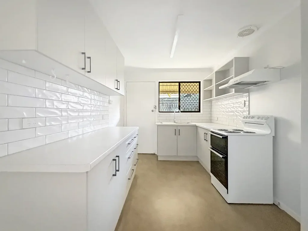 Neat & Tidy Unit with Private Covered Patio