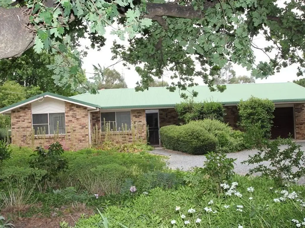 18 Naas Street, Tenterfield, NSW 2372