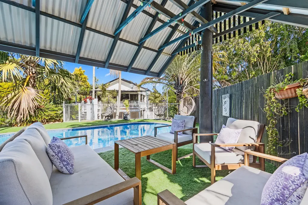Maryborough 4ਬੈੱਡਰੂਮ Your Private Oasis Awaits – Pool, Deck & Room for Everyone!