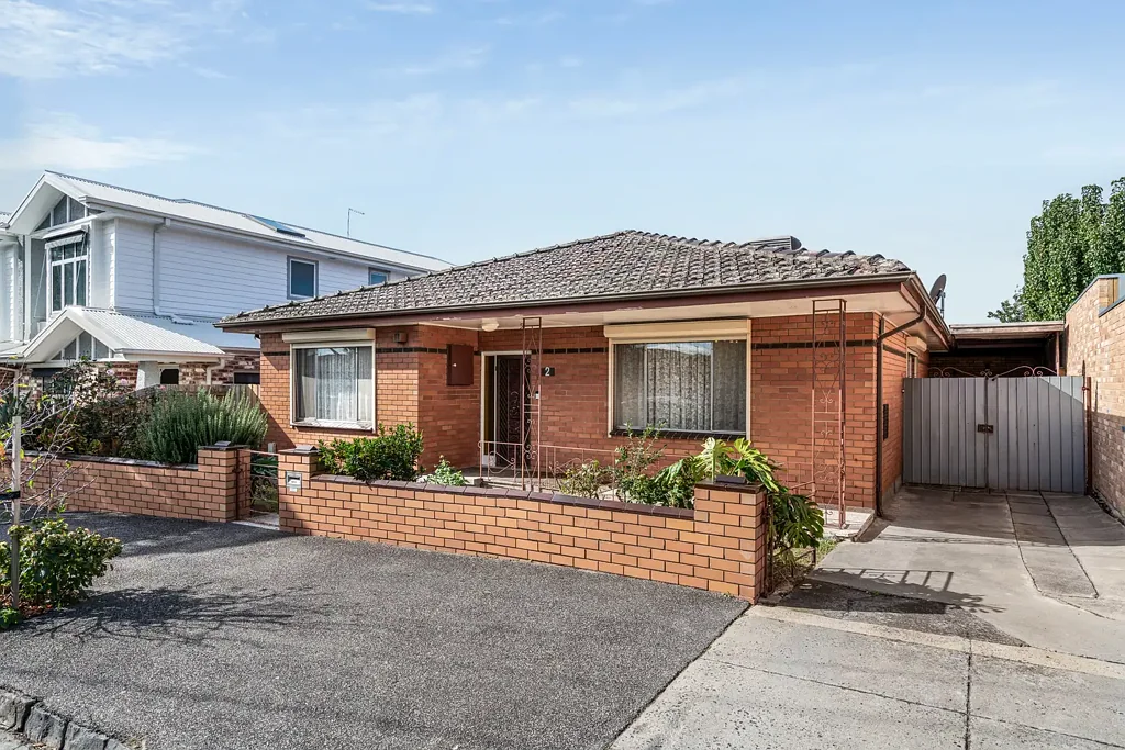 Brunswick West 3房 历史悠长家园 427㎡多功能地块 后巷ROW便利 Smeg电器厨房 阳光后院双车位 CBD近享生活 Location Perfection - CBD Edge, Parks and Sydney Road Eateries