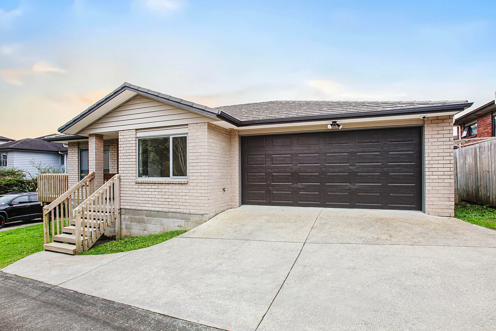 Ranui 4房  Smart Buying Here - Affordable 4-Bdrm Opportunity!