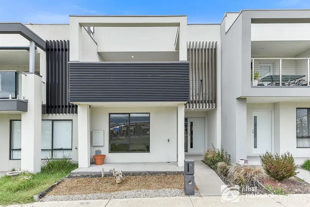 5 Daphne Walk, Clyde, VIC 3978