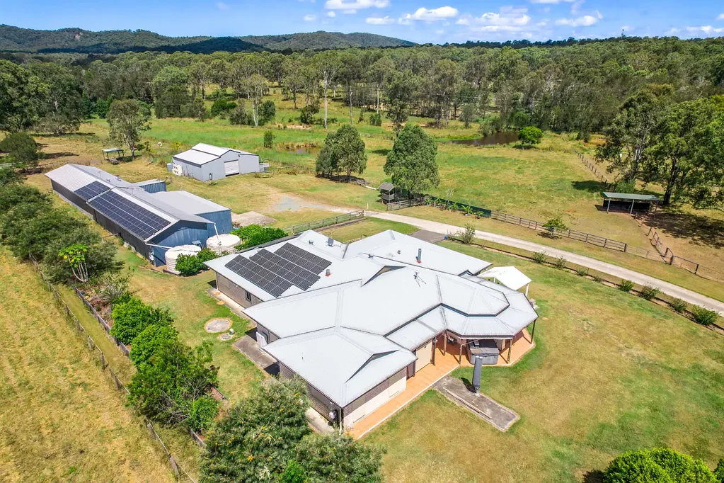 Logan Village A True Country Escape – Modern Family Home on 29.13 acres (11.79 Ha) of Pristine Land, Just 40km from Brisbane & 54km from the Gold Coast