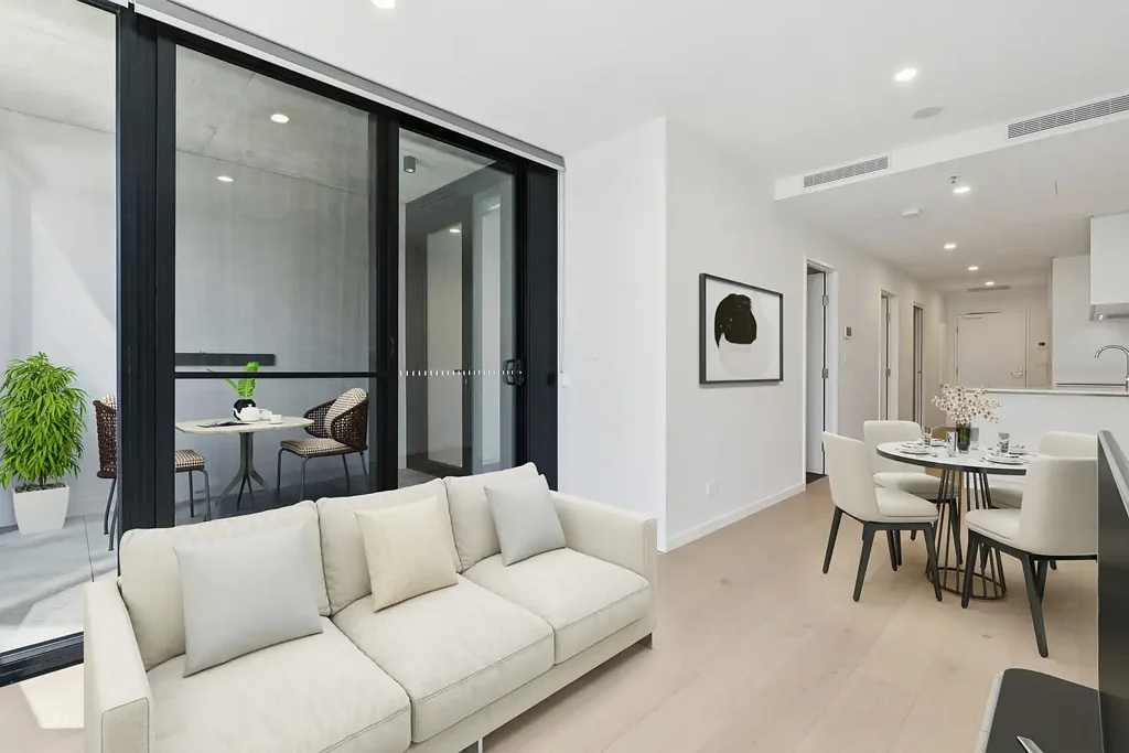 Phillip 2Zimmer Light Filled Living with Premium Finishes in The Shard