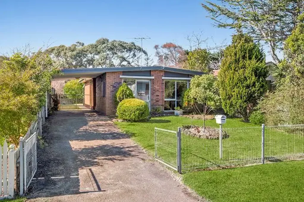 153 Ninth Avenue, Rosebud, VIC 3939