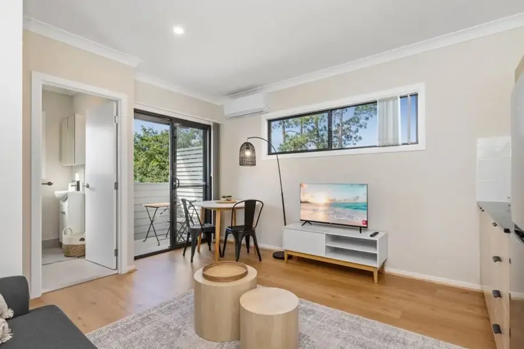 NEAR NEW STUDIO UNIT - TRANQUIL LOCATION - INCLUDES LOCK UP GARAGE!
