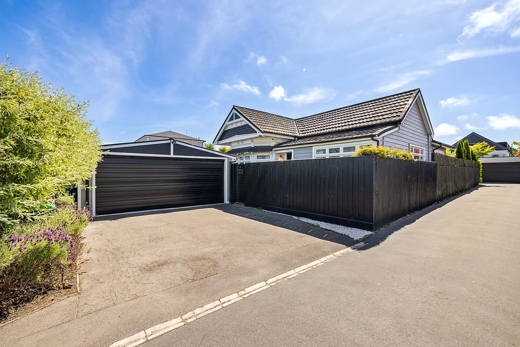 Merivale 3 Bedroom Adorable and Affordable!