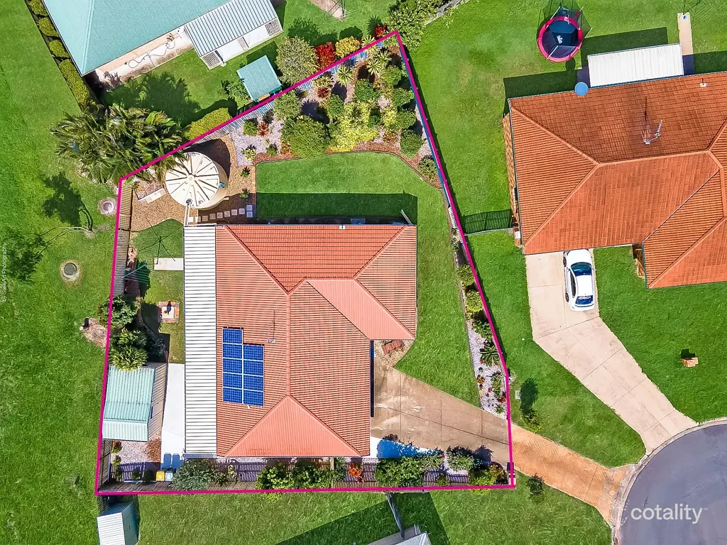 Eli Waters 4房  Freshly Renovated, Reserve-Backing Family Haven in a Peaceful Eli Waters Cul-De-Sac