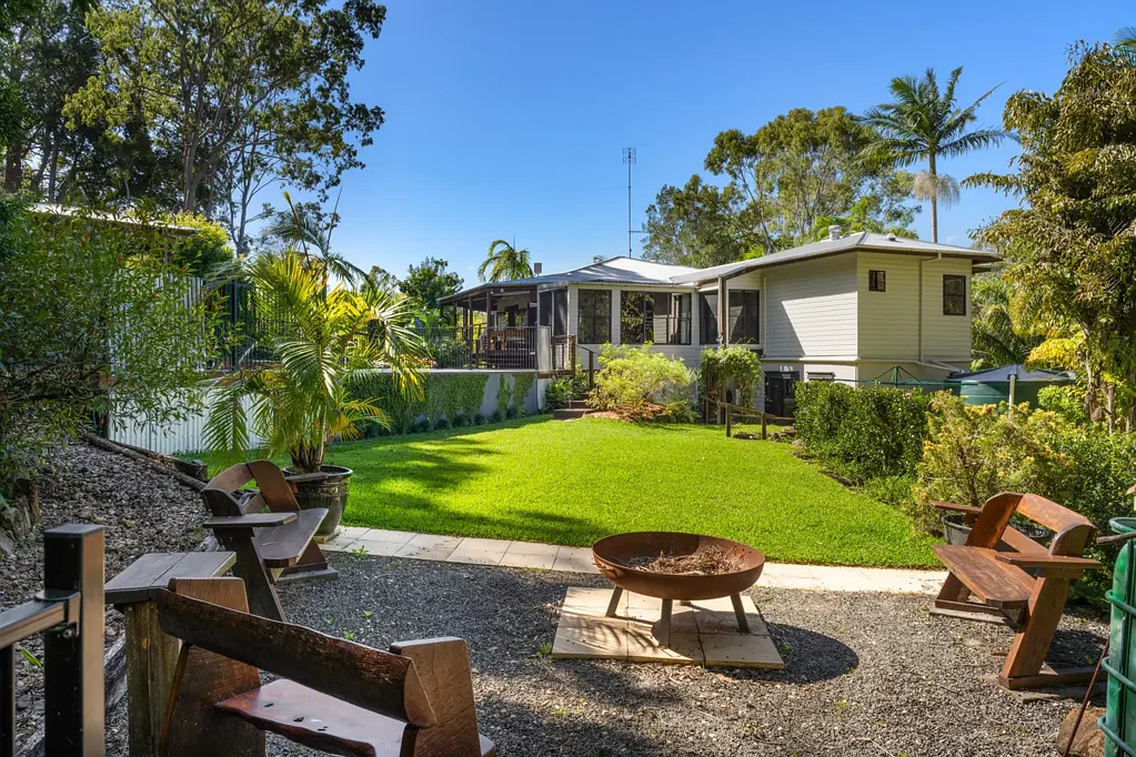 Cootharaba 6chambre Rare Multi-Generational Estate for Three Families with Resort-Style Living & Hinterland Serenity