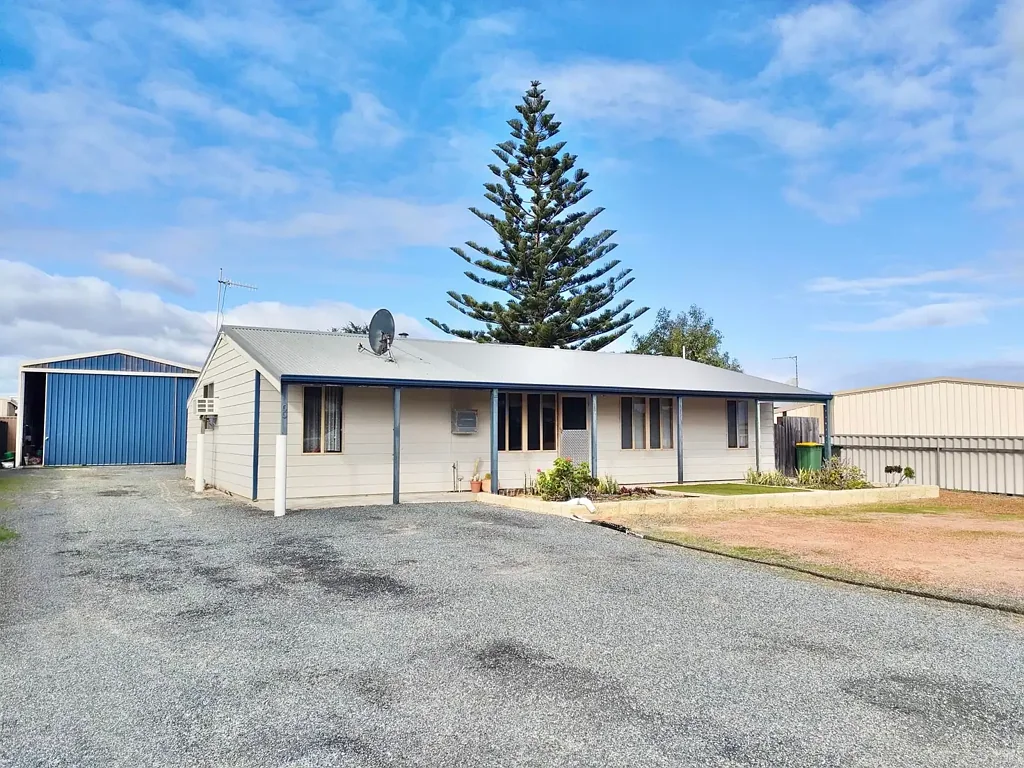 Green Head 4 Bedroom UNDER OFFER