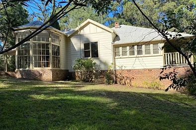 Thrumster 4Zimmer Thrumster Nest or Invest Investment opportunity. 3.2ha zoned R1 General residential -  Ka-ching Ka-ching K- ching!