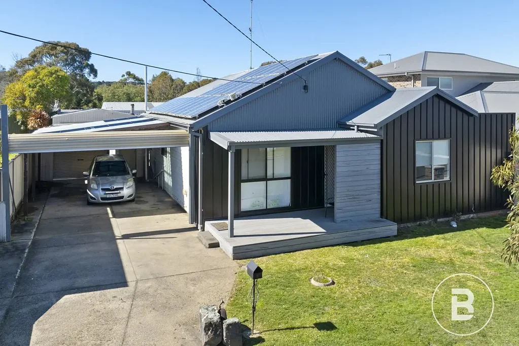 Sebastopol 3 Bedroom YOUR NEW CHAPTER STARTS HERE: A SPACIOUS FAMILY RETREAT