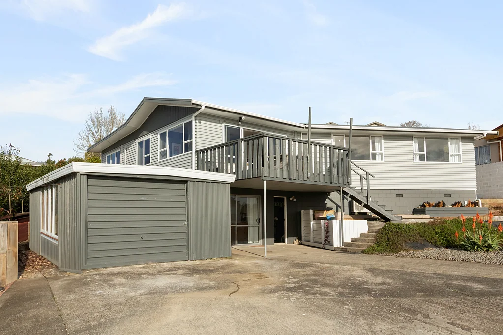 Paeroa 4Kwarto Family home with Extras!