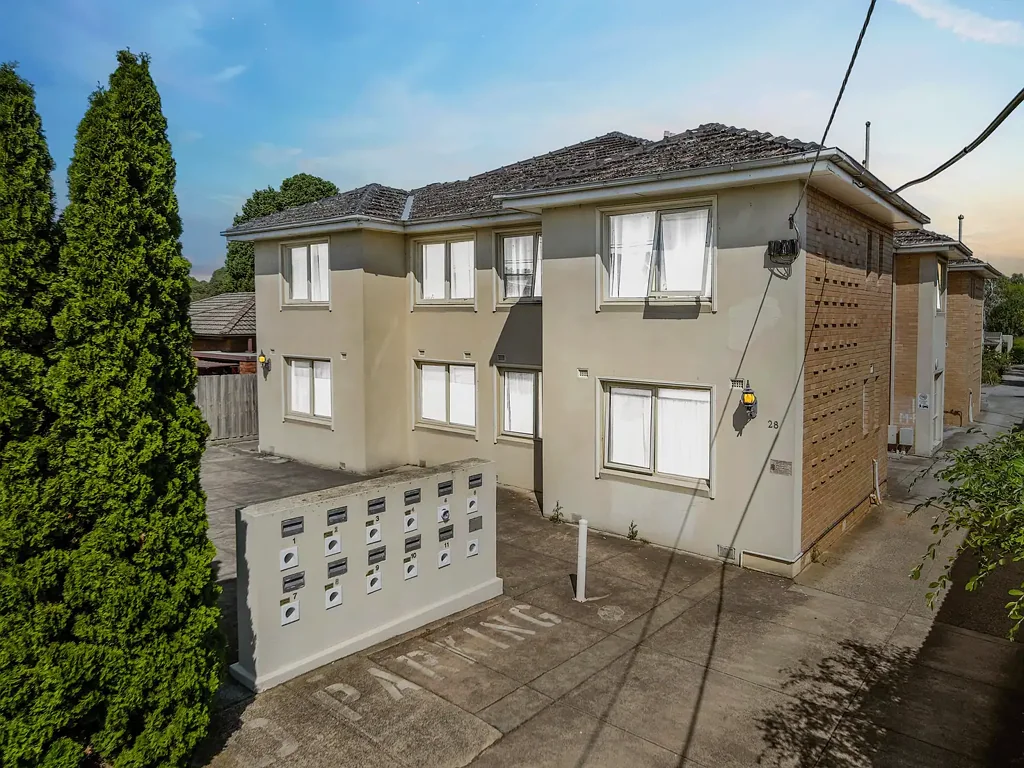 Central & Convenient - Walk to Everything!