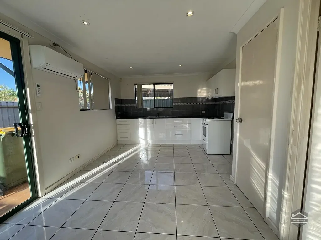 Modern & Low-Maintenance 1-Bedroom Unit in Convenient South Hedland Location