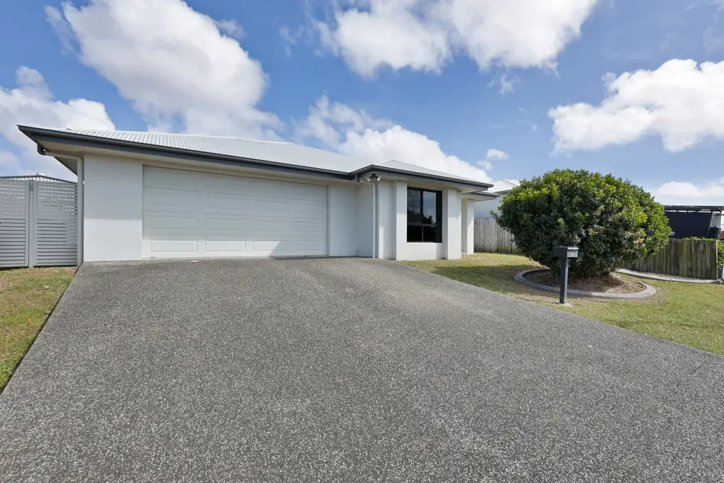 Bakers Creek 3 Bedroom Great Opportunity !