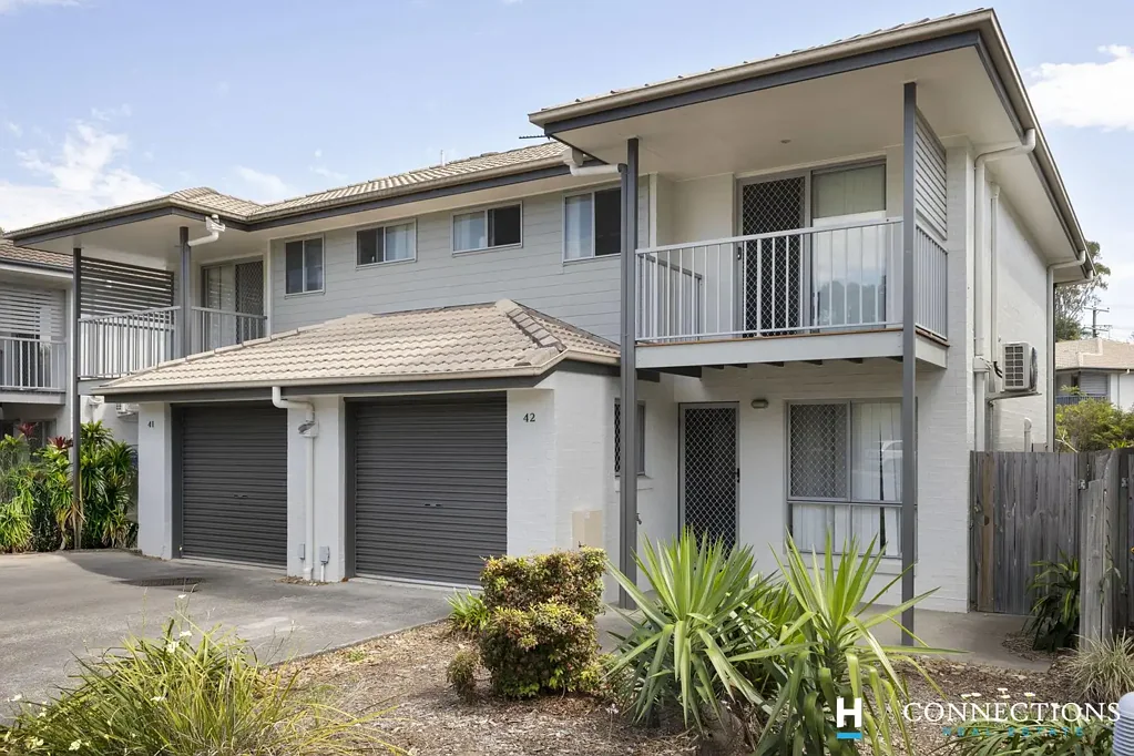 Petrie 3房  Spacious Townhouse Living with Onsite Gym & More