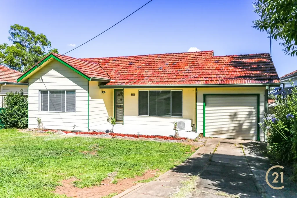 Campbelltown 4غرفة نوم Spacious Family Home & Granny Flat Potential (S.T.C.A.)