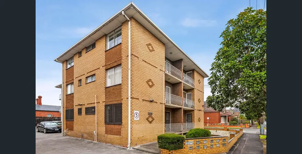Renovated 2-Bedroom Apartment in Prime Moonee Ponds Location