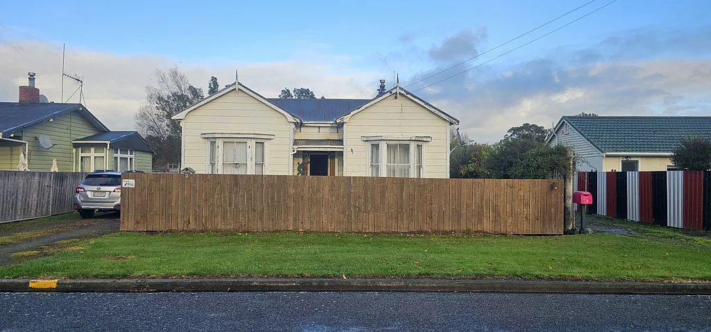 Marton 3Zimmer Unlock the Potential – Renovator’s Delight on a Generous Section