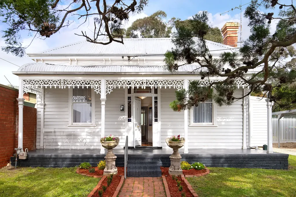 Eaglehawk 3Kwarto Restored Character in the Heart of Eaglehawk
