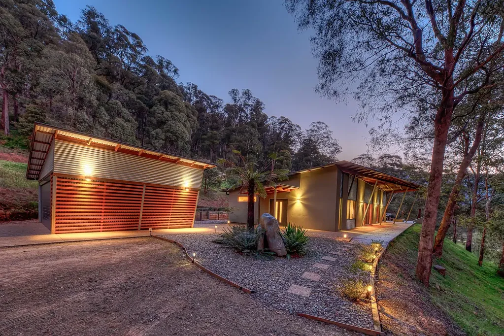 Harrietville Modern Design with a stunning bush backdrop