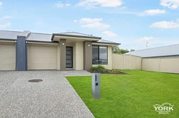 2/3 Minnett Street, Glenvale