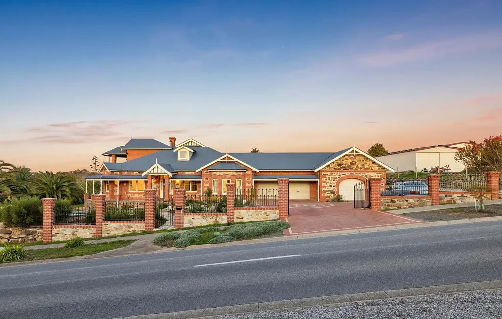 Mount Barker 4ਬੈੱਡਰੂਮ The Monarx | A Stately Family Manor in the acclaimed Glen Vista Estate with Mount Barker Summit Views