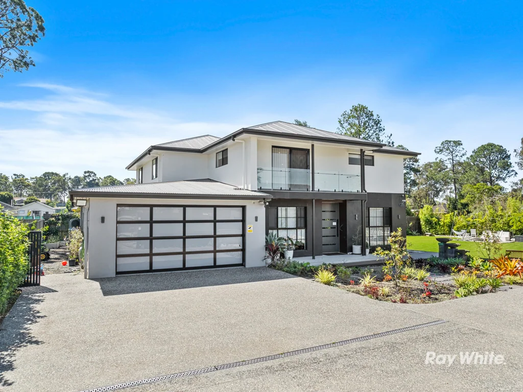 Loganlea 5Habitaciones EXQUISITE RESORT-STYLE LIVING ON A MASSIVE 1500 SQM BLOCK!