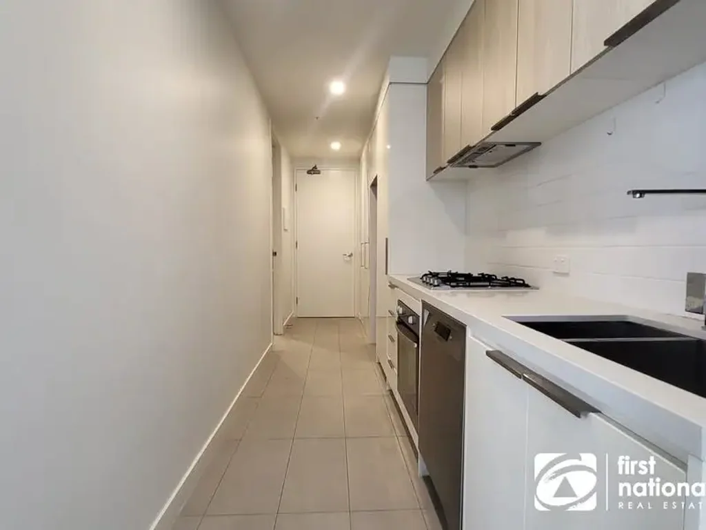 Box Hill 1 Bedroom Spacious & Right in the heart of Box Hill
