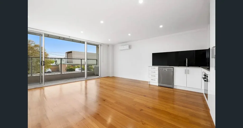 Modern & Stylish 2 Bedroom Apartment in Ideal Locale