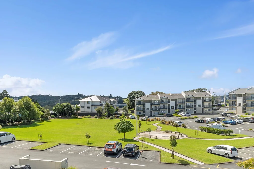 D14/71 Spencer Road, Albany, North Shore City, Auckland