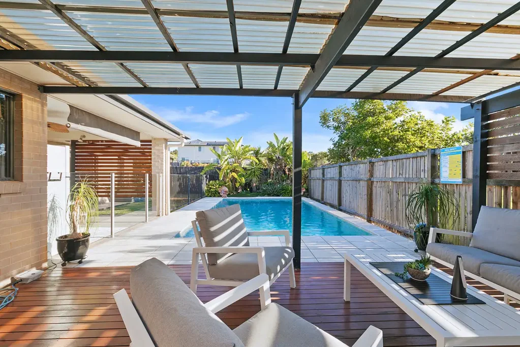 Warner 4Phòng ngủ Entertain, Relax & Enjoy – Stunning Family Home with Pool on 564sqm
