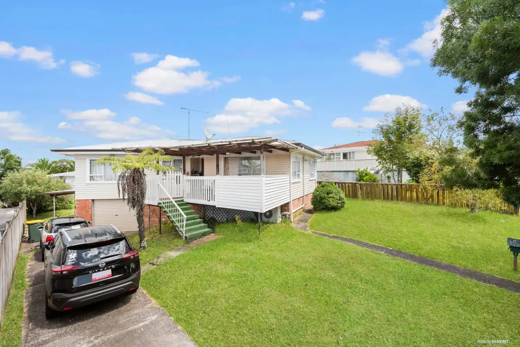 Pakuranga Heights 3房  Captivating Potential: Embrace Affordable Living
