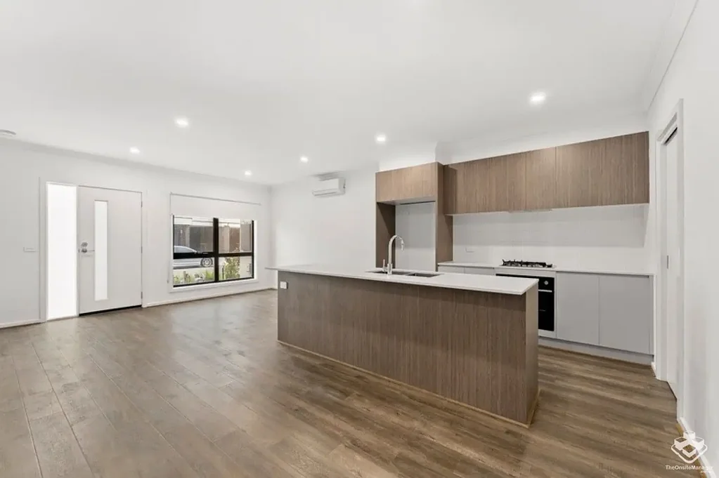 Near New Modern Family Living