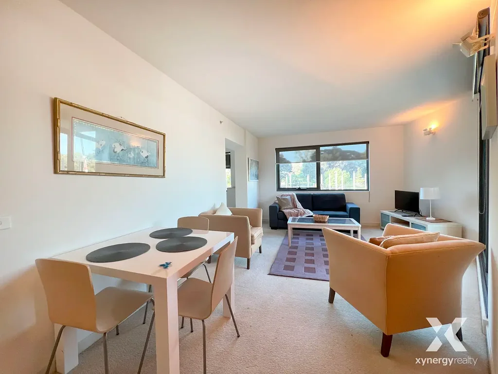 FURNISHED 1 BEDROOM APARTMENT AT THE HALLMARK!