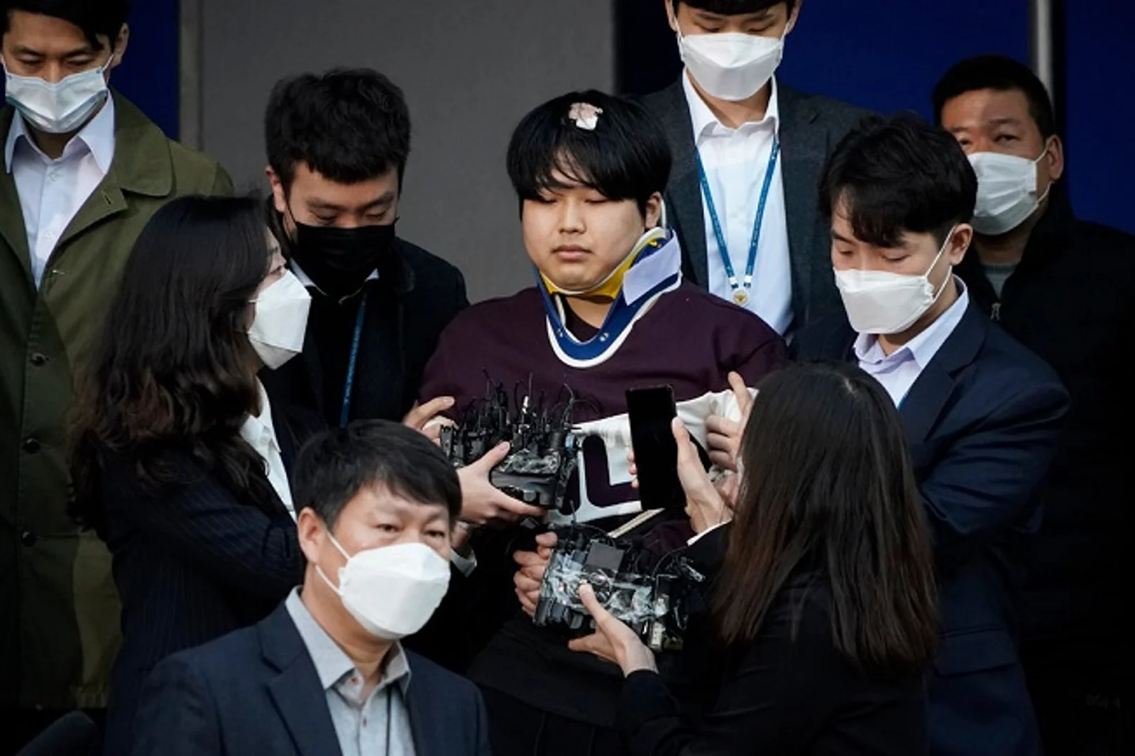 "N号房"主犯被搜出9部手机 拒不交代其中2部密码
