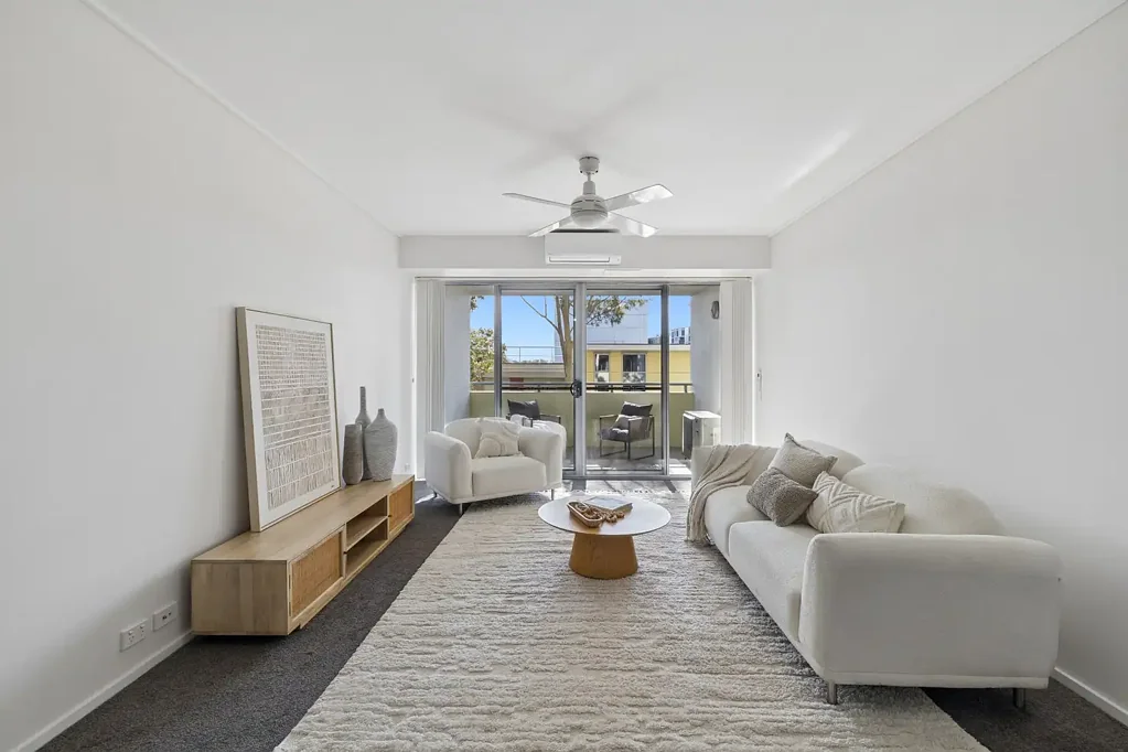 Rouse Hill 2房 精心设计的两卧室公寓，位于 Rouse Hill 中心 Beautifully Appointed 2-Bedroom Apartment in the Heart of Rouse Hill