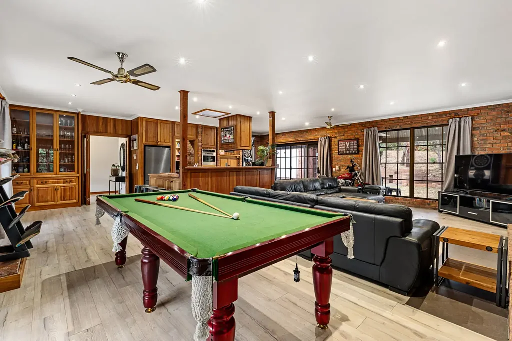 Brown Hill 4房  Large Family Home on 2212m2!