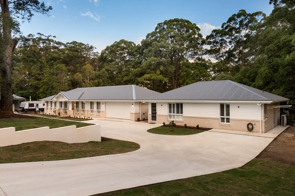 Glenview 6房  Premium Dual Living Acreage with High-Quality Second Residence