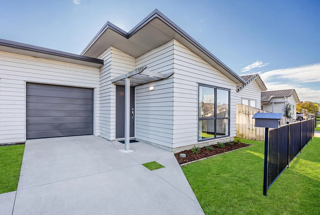 Manukau 2部屋 Lock and Save - Single Level, Road front!