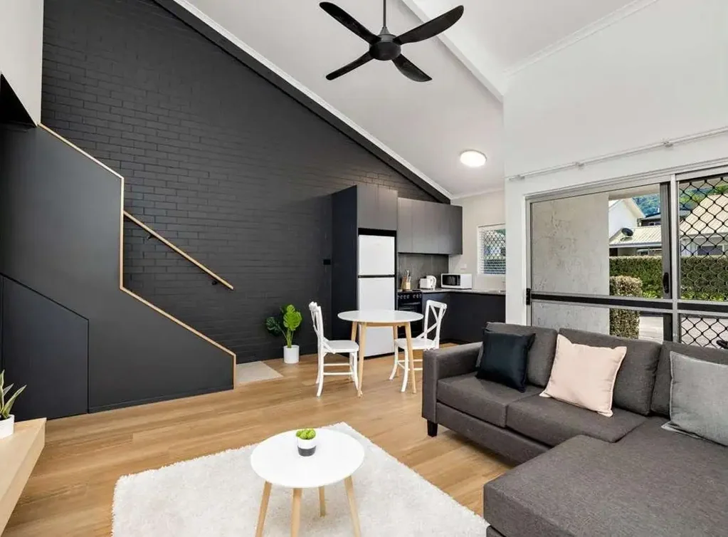 Modern Split-Level Unit in the Heart of Edge Hill!