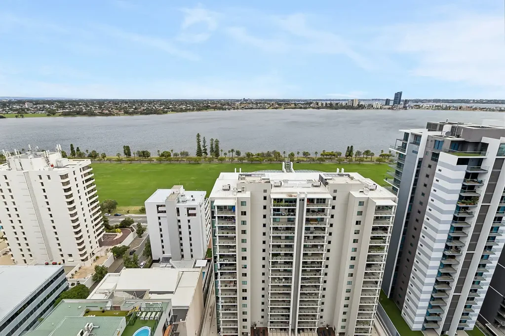 East Perth 2Zimmer East Perth's BEST VALUE waterfront opportunity!