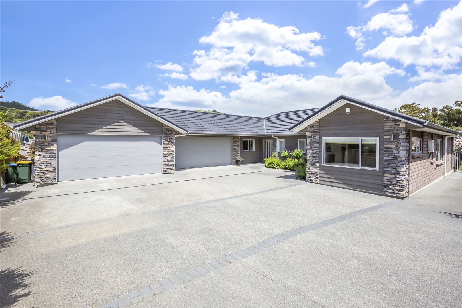 19 Flotilla Place, Whitby, Porirua, 4 phòng ngủ, 3 phòng tắm